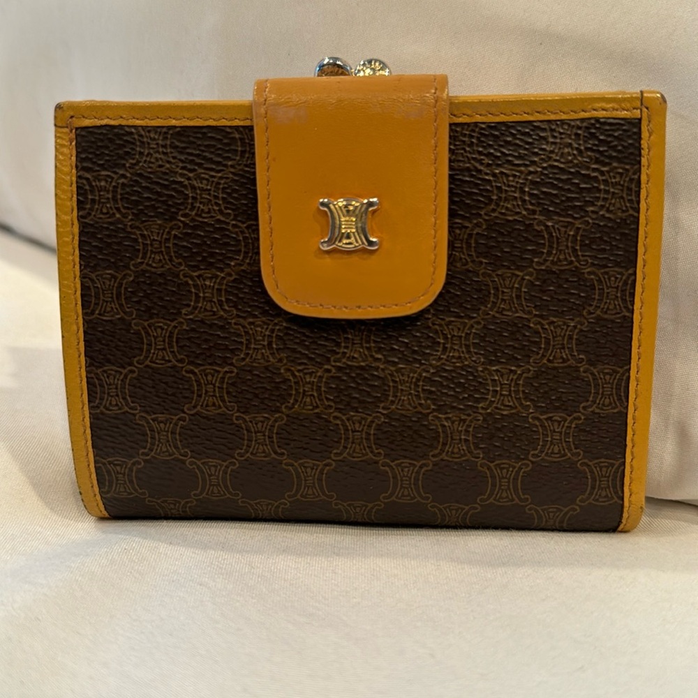 Celine Compact Kiss-Lock  Wallet light Cognac edging with Brown. 4 1/2”x 3 1/2”